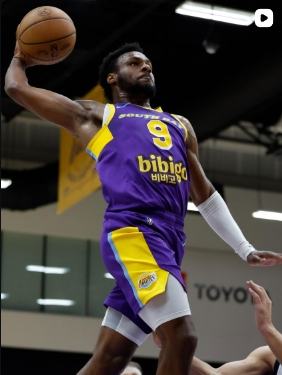 kaiyun-布朗尼G联盟钻人缝过人迅猛暴起大力战斧！老詹转发😤😤😤